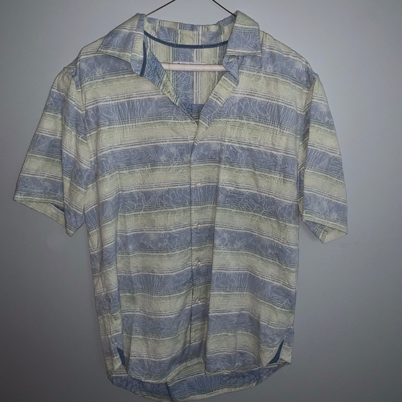 Size M Tommy Bahama Short Sleeve Button Down Shirt - Picture 1 of 4